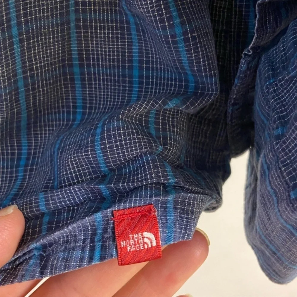 The north face men’s plaid double breasted button up shirt casual. XL‎